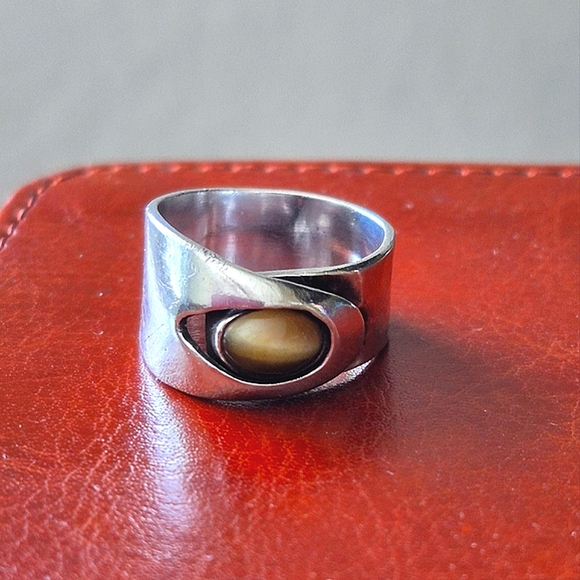 Vintage Silver Tigers Eye Ring - Picture 3 of 7